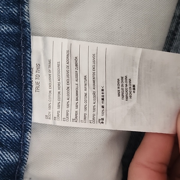 NEW! Volcom Brand Jeans High Rise Distressed Denim Skirt XS (0/2) - Picture 4 of 5